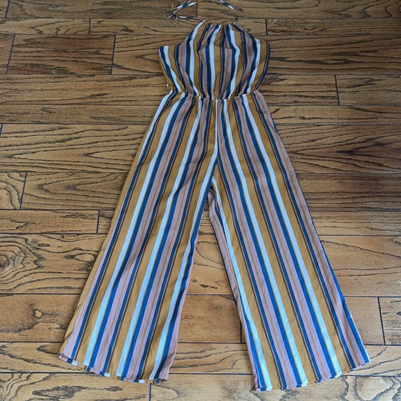 Emory Park pants halter top jumpsuit wide legged. - Picture 2 of 9